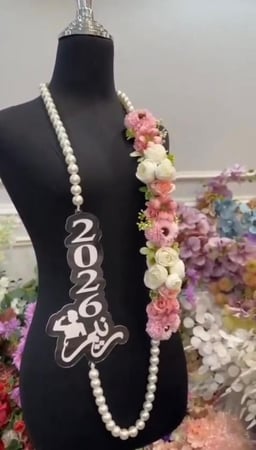 عقد ورد متجر فنون طوق ورد بالاسم هدايا تخرج اطواق تخرج بالاسم