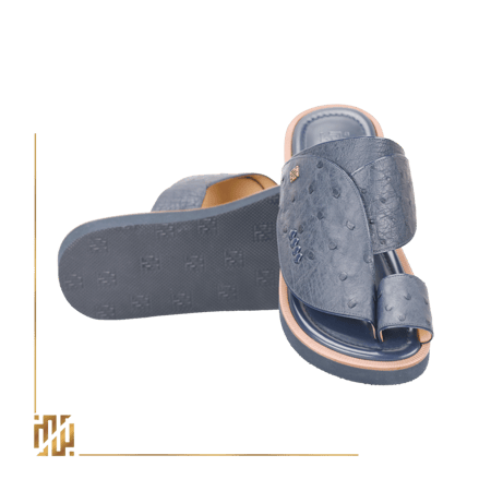 حذاء من جلد النعام باللون الكحلي الغامق