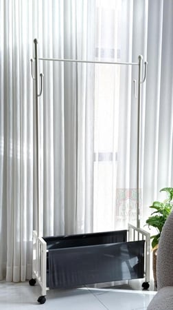 سلة تخزين متعددة الاستخدامات بعجلات – تصميم معدني وأنيق