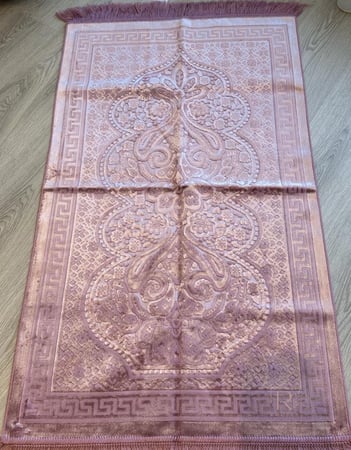 سجادة صلاة- وردي