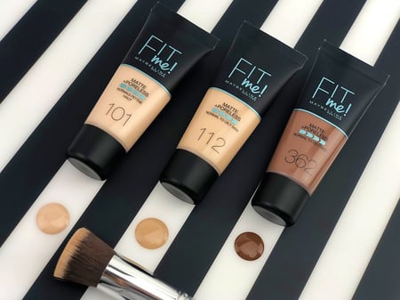 ميبلين نيويورك كريم الاساس فت مي غير لامع ويغطي المسام 110 بورسلين