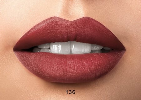 بولفير أحمر شفاه مطفي ثابت - 136