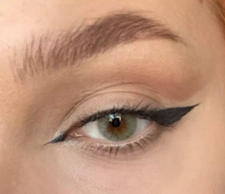 عدسة لاصقة لون Quartz