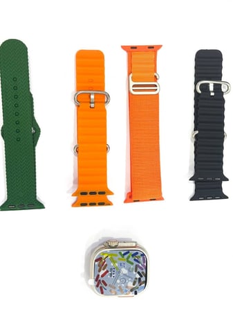 ساعة الترا مع 4 اساور