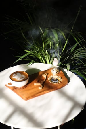 مبخرة وقاعدة قهوه