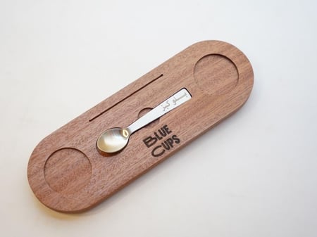 طبق الأنس مع ملعقة أكمي