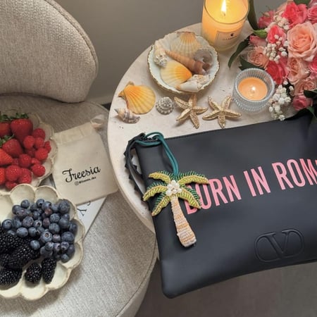 تعليقة النخلة للحقيبة أو السيارة من مجموعه سمر تشارمز "صناعة يدوية"