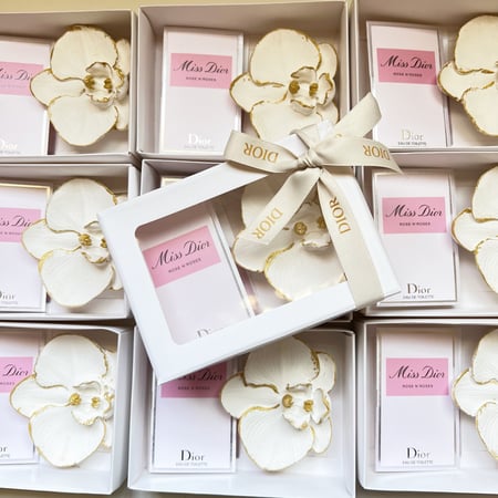 12 بوكسات حجر عطري وعطر ديور 1.5 مل (لا يوجد شرايط حاليا )