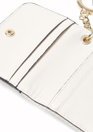 كارد هولدر لون لؤلؤي مع ميداليه ومساحه للكاش من فكتوريا سيكرت مع الكيس