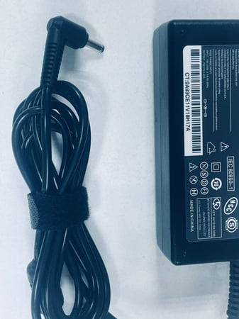 شاحن لابتوب اسوس-Asus  Laptop Adapter 19V-3.42A 65W 4.0/1.35 mm  Medim PIN
