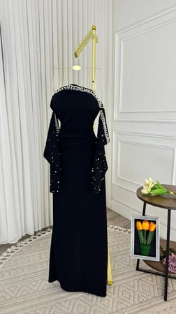 فستان لولو الأسود بتصميم كب – Black Pearl Off-Shoulder Dress