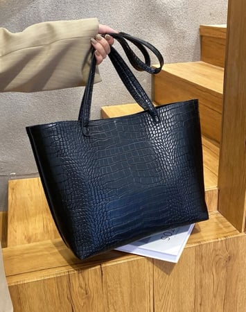 حقيبة كتف اسود