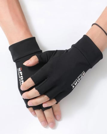 قفاز بطباعة احرف