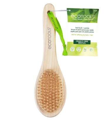 فرشاة وحجر الخفاف للأقدام