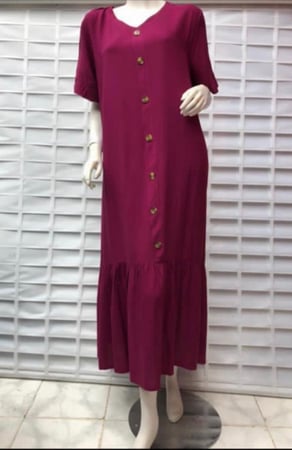 فستان ساده بأزرار اماميه