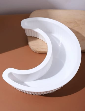 قالب كيك شكل هلال