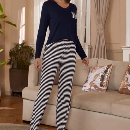 طقم بيجاما مخطط