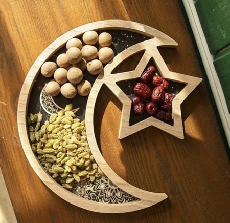 صينية خشبية شكل هلال