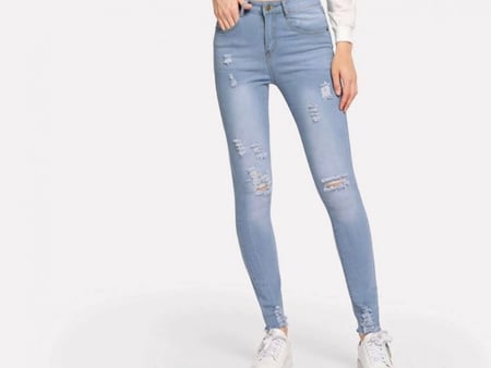 بنطلون جينز ممزق