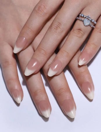 اظافر صناعية ٢٤ قطعة