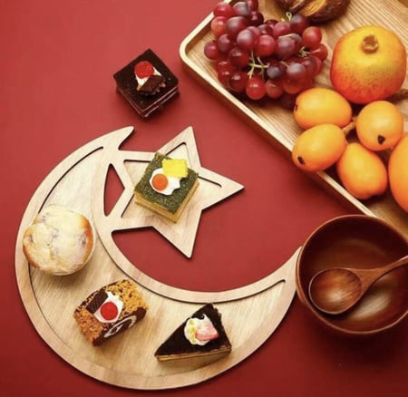 صينية خشبية شكل هلال