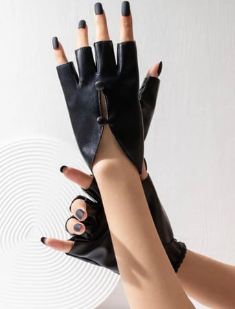 قفاز اسود بدون اصابع