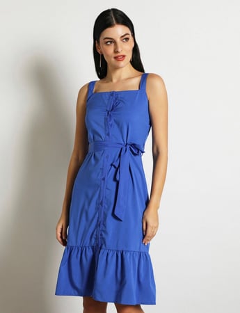 فستان اساسي متوسط