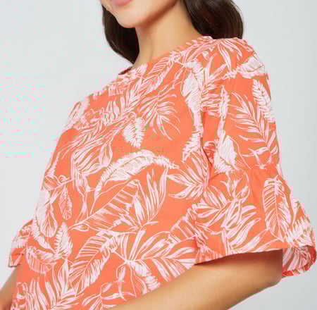 فستان قصير بأكمام