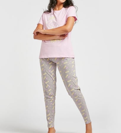 طقم بجاما بأكمام قصيره