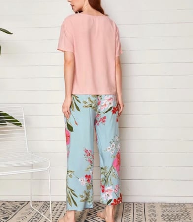 طقم بجامه بربطة أمامية