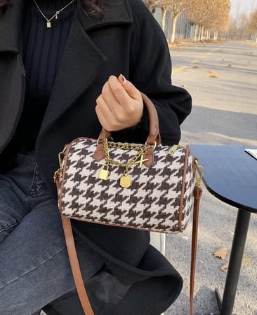 حقيبة يد ابيض واسود