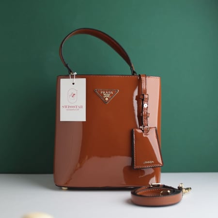 شنطه برادا بانيير كبير B107