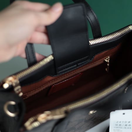 شنطة كوتش تاتوم كارييل صغير CO150