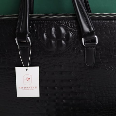 شنطة لاكوست لابتوب LA104