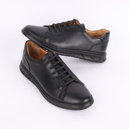 حذاء  (DAILY) Sneakers جلد بقر طبيعي باللون الأسود