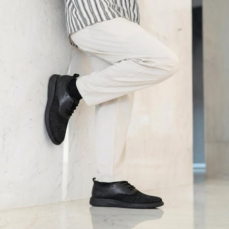 حذاء  (DAILY) كاجول عصري بتصميم فاخر باللون الأسود