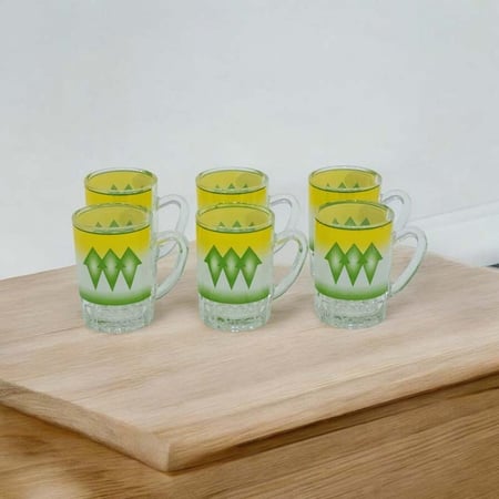 بيالة غضار صغير أخضر