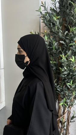 طرحه سوداء بطرف كتان