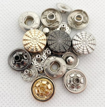 زراير طقطق معدن 8 قطع