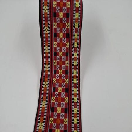 كلف سدو بتدرجات اللون الاحمر البدوي