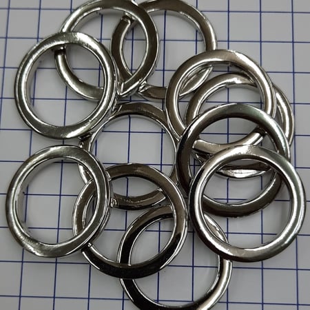 حلقات معدنيه 3 سم سميك 12 قطعه