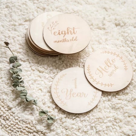 مجموعة خشبية لتصوير المواليد