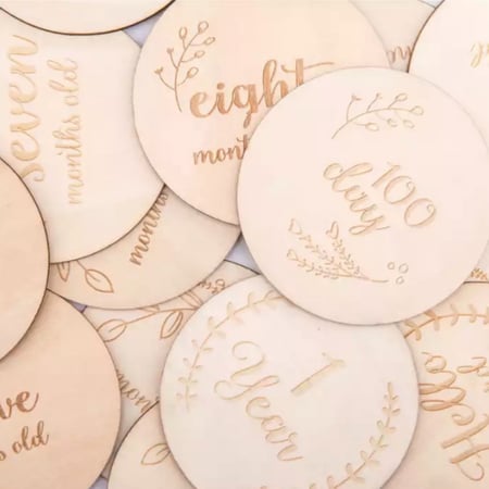 مجموعة خشبية لتصوير المواليد