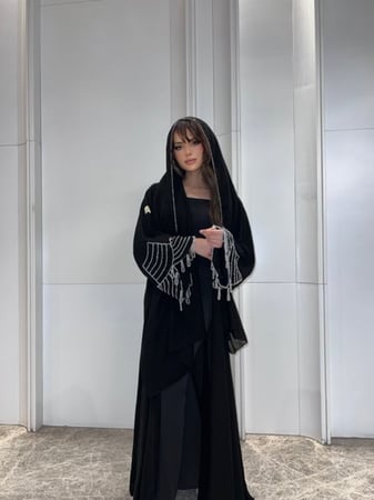 عباية كلوش +كم سيلان كرستال +طرحة كرستال