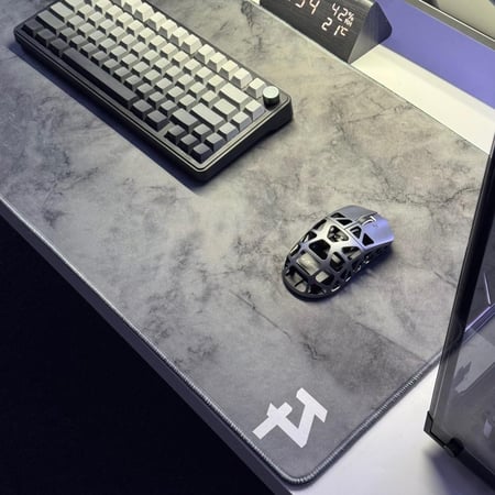 ماوس باد قراي المطوّر 3XL – (الإصدار المحدود) MousePad Gray (LIMITED WHITE EDITION 2026)