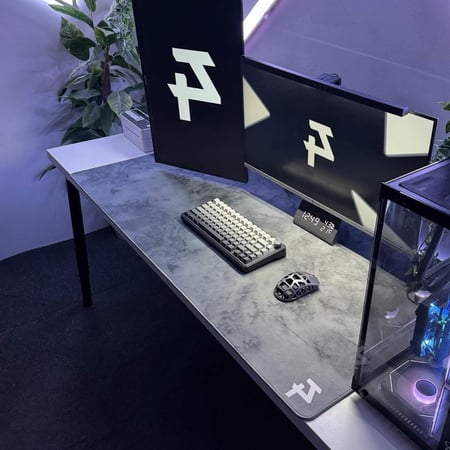 ماوس باد قراي المطوّر 3XL – (الإصدار المحدود) MousePad Gray (LIMITED WHITE EDITION 2026)