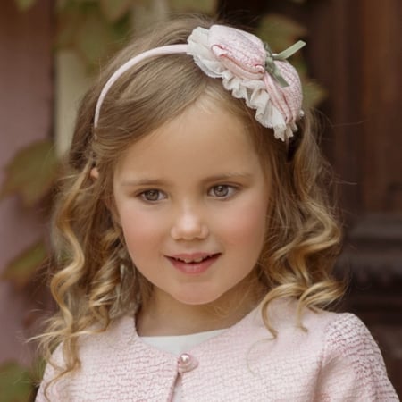 طوق وردي فيونكة