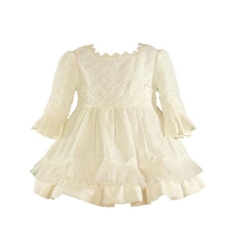 فستان ابيض صدر شيفون أنيق وكُلف