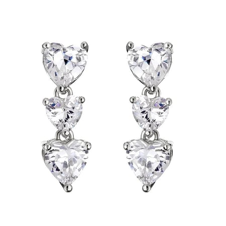 اقراط على شكل قلب مرصعه بالكريستال