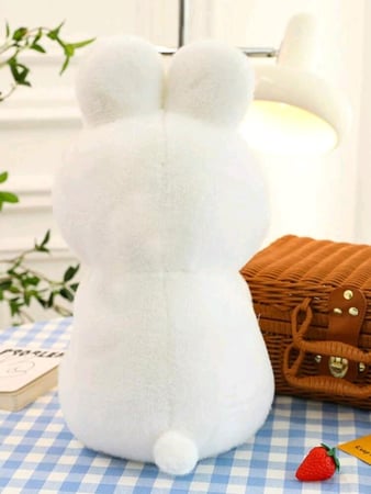 دمية أرنب ناعمة ولطيفة مع جزرة